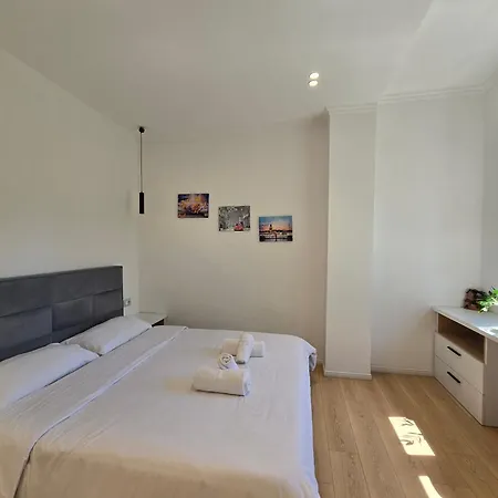 Urban Oazis -central & Steps To Attractions アパート