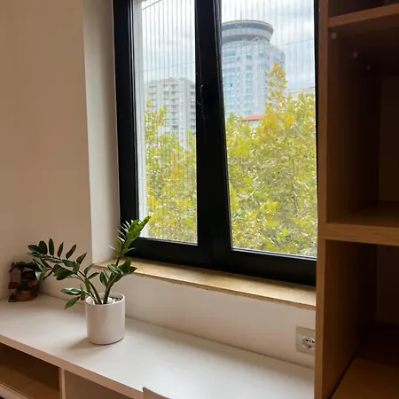 Urban Oazis -central & Steps To Attractions شقة تيرانا