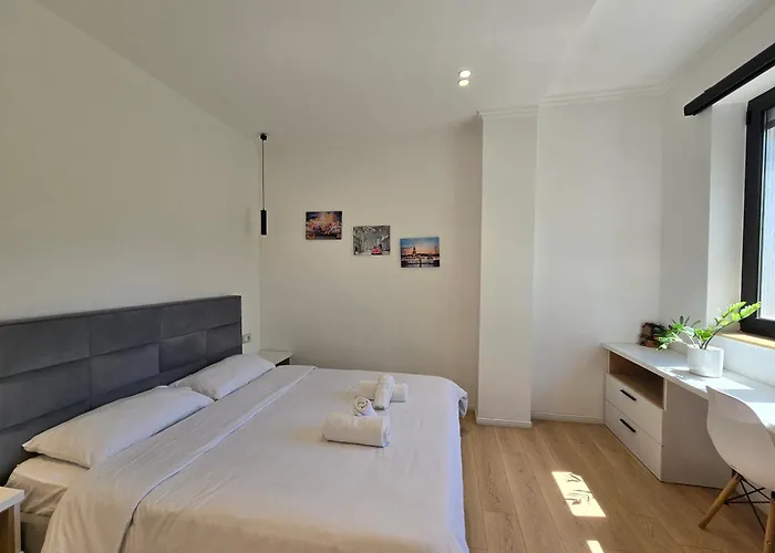 Urban Oazis -central & Steps To Attractions Apartmán