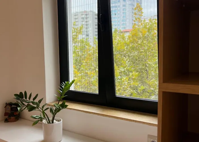 Urban Oazis -central & Steps To Attractions شقة تيرانا